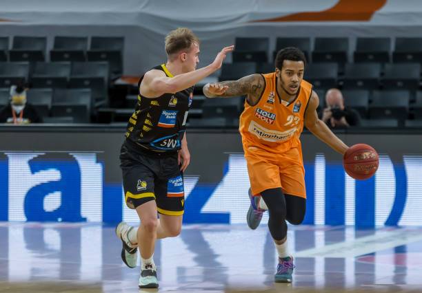 的双重挑战 的双重挑战