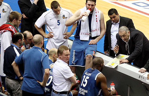 外援更换频 外援更换频